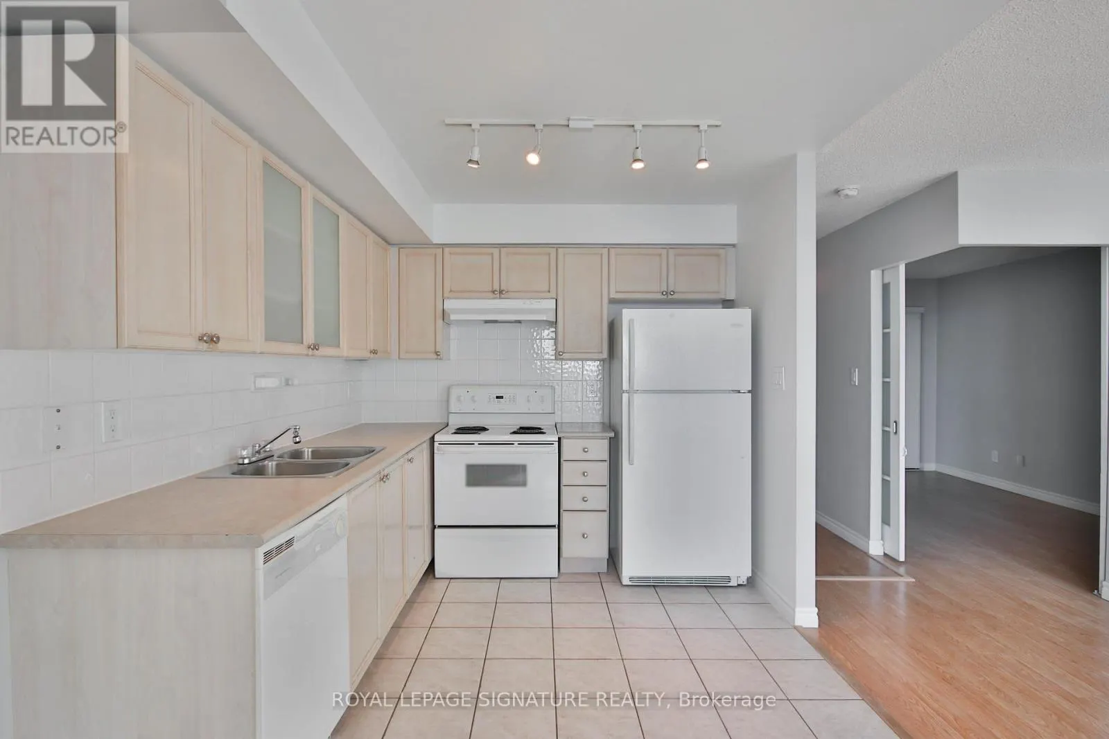 502 - 410 QUEENS QUAY W