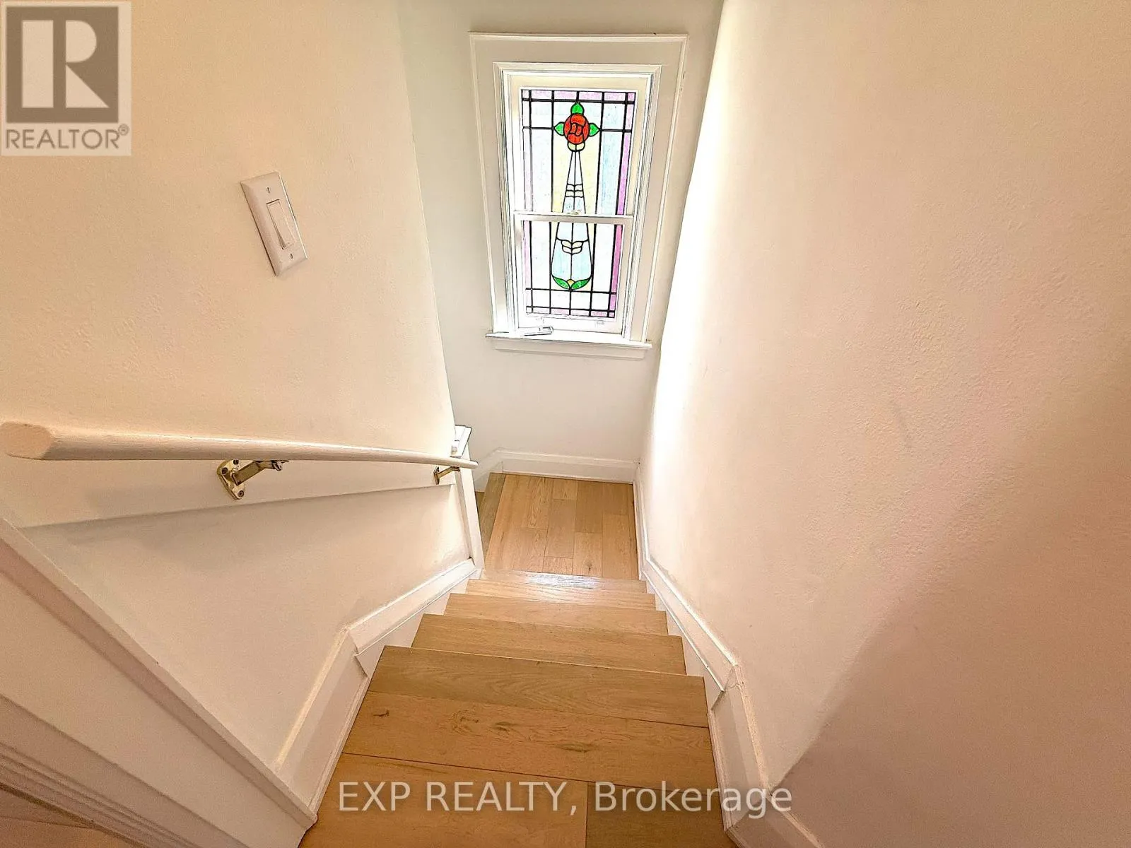 28 MAXWELL AVENUE