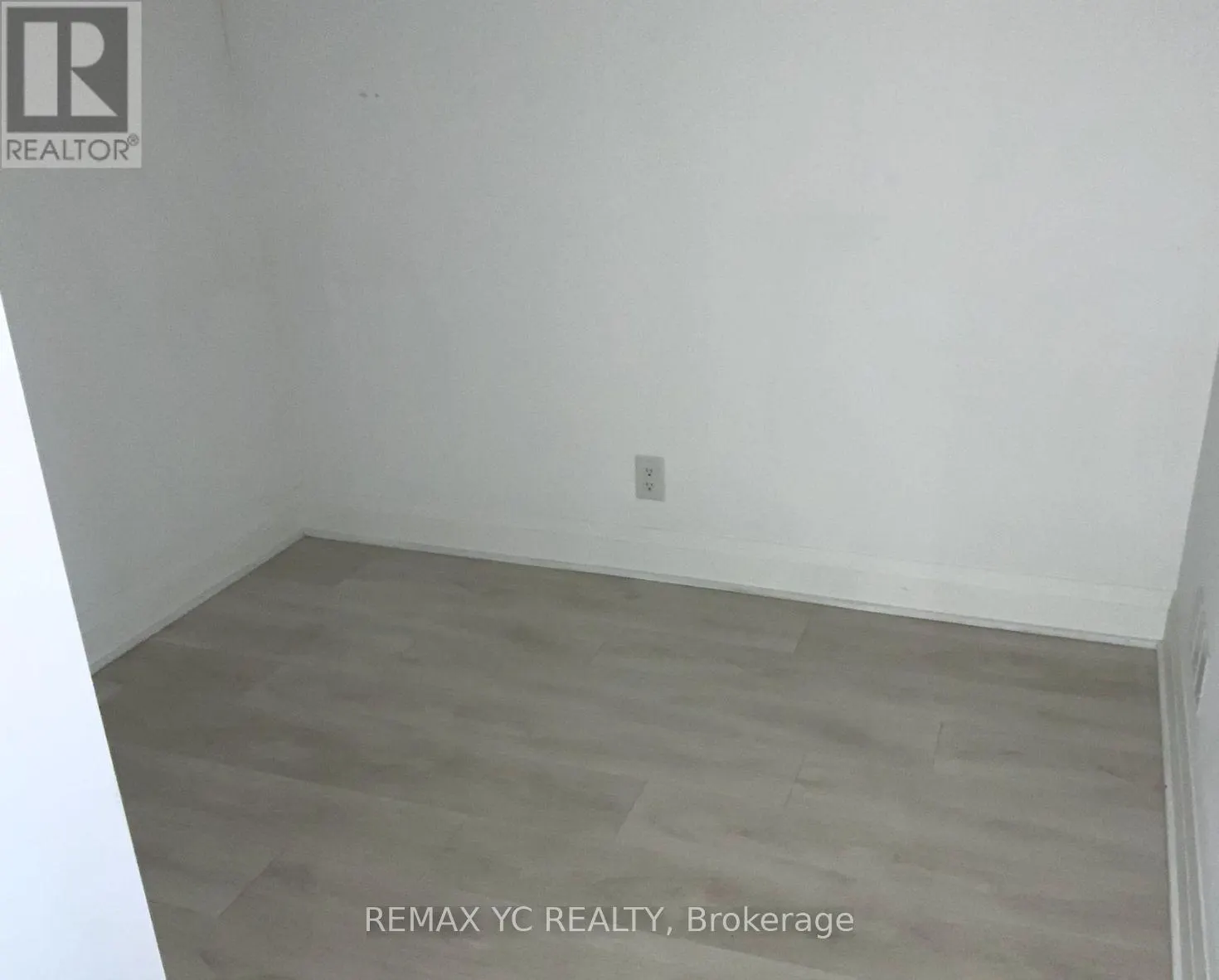 322 - 33 FREDERICK TODD WAY