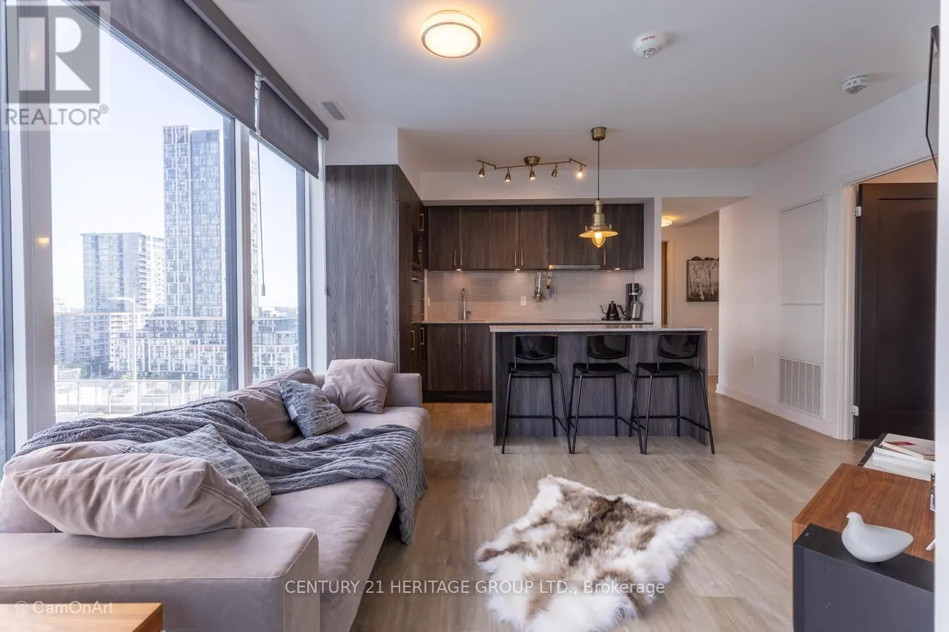 1001 - 27 BATHURST STREET