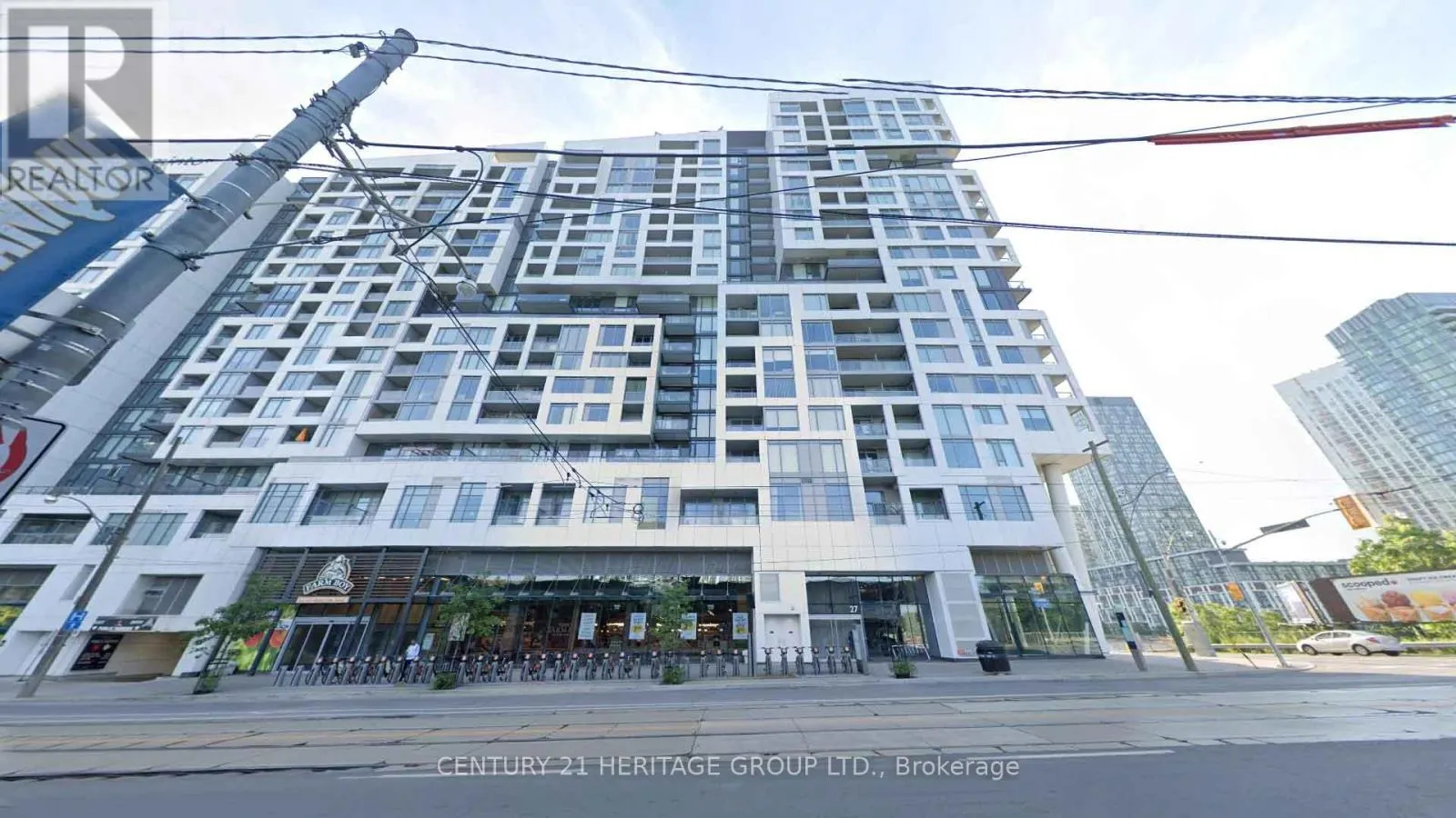 1001 - 27 BATHURST STREET