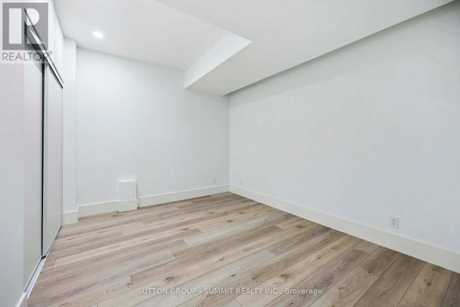 127 MUNRO BOULEVARD