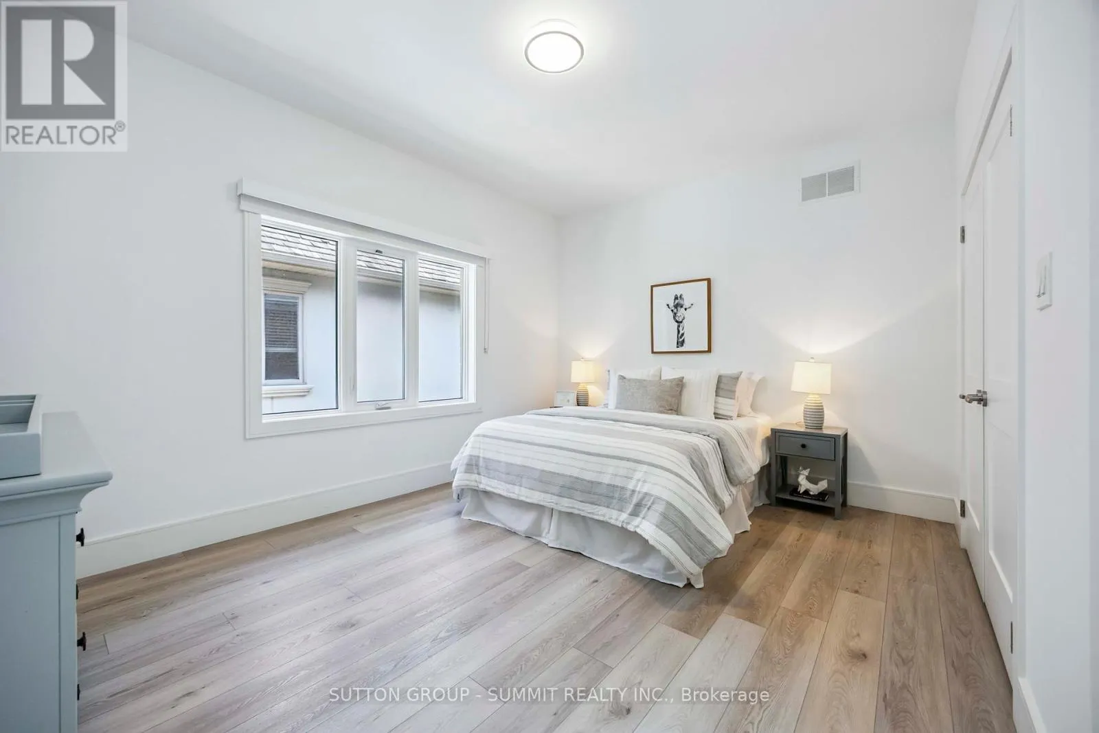 127 MUNRO BOULEVARD