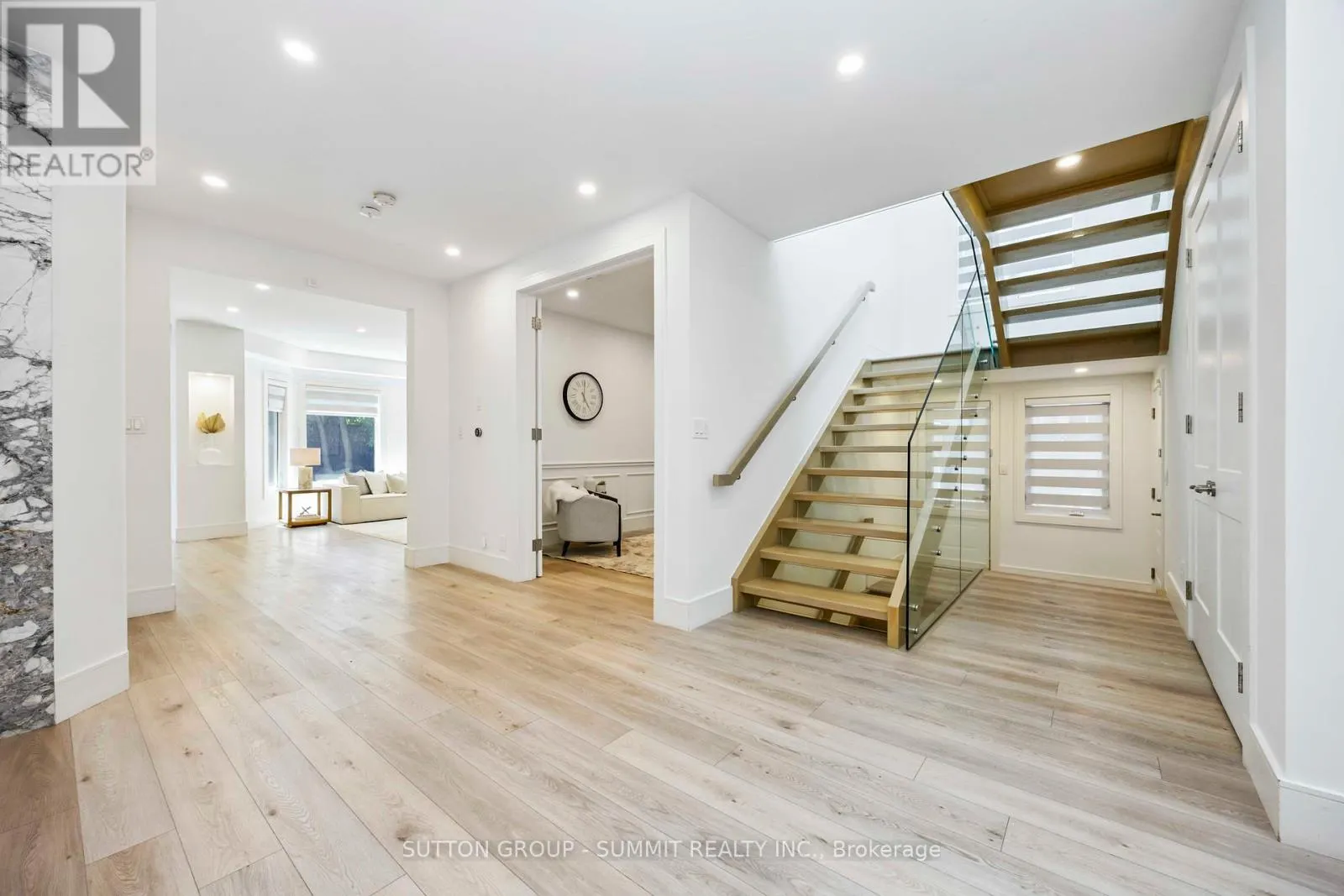 127 MUNRO BOULEVARD