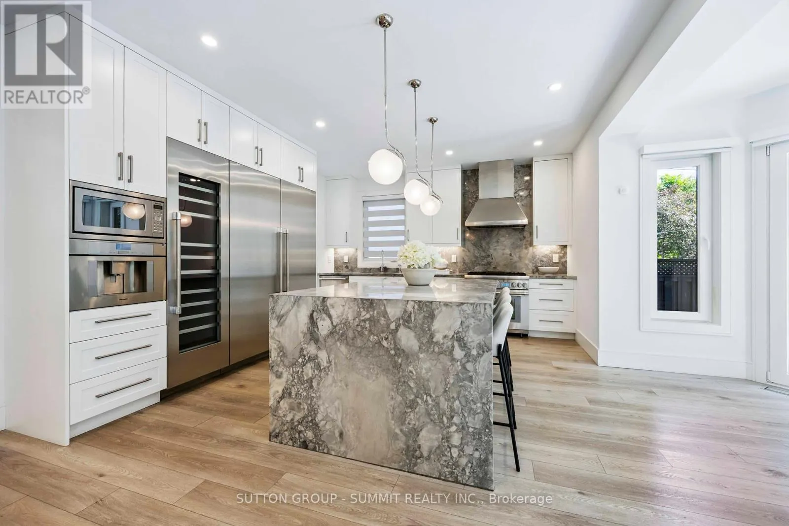 127 MUNRO BOULEVARD
