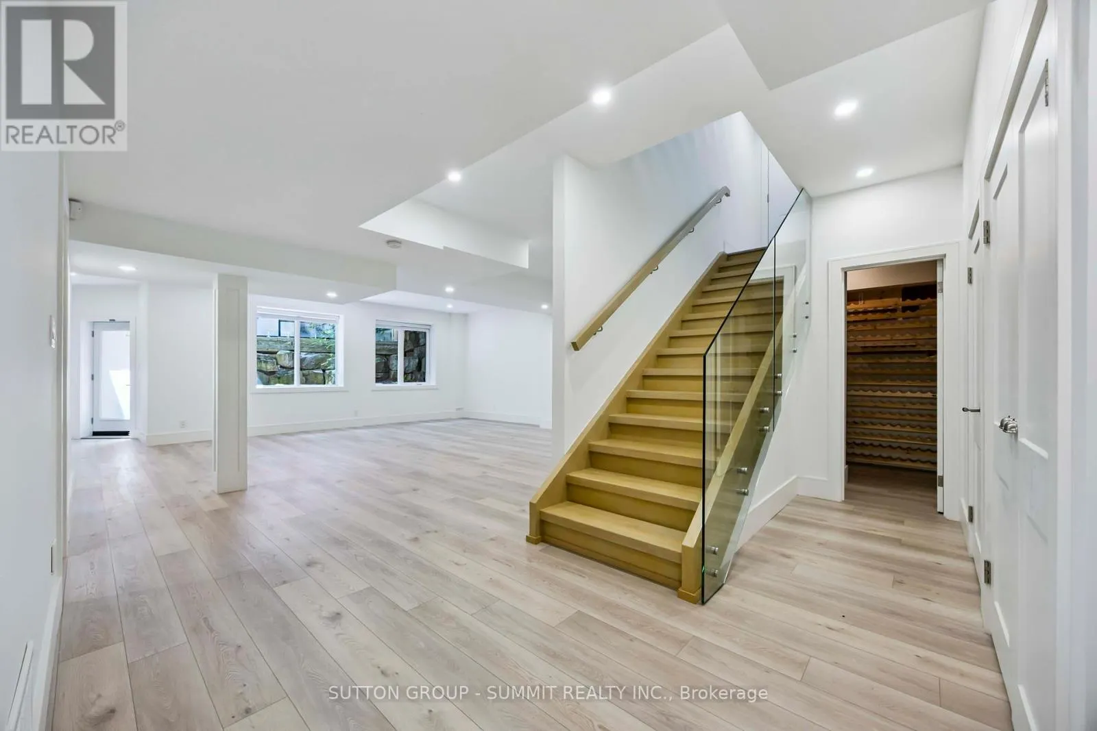 127 MUNRO BOULEVARD