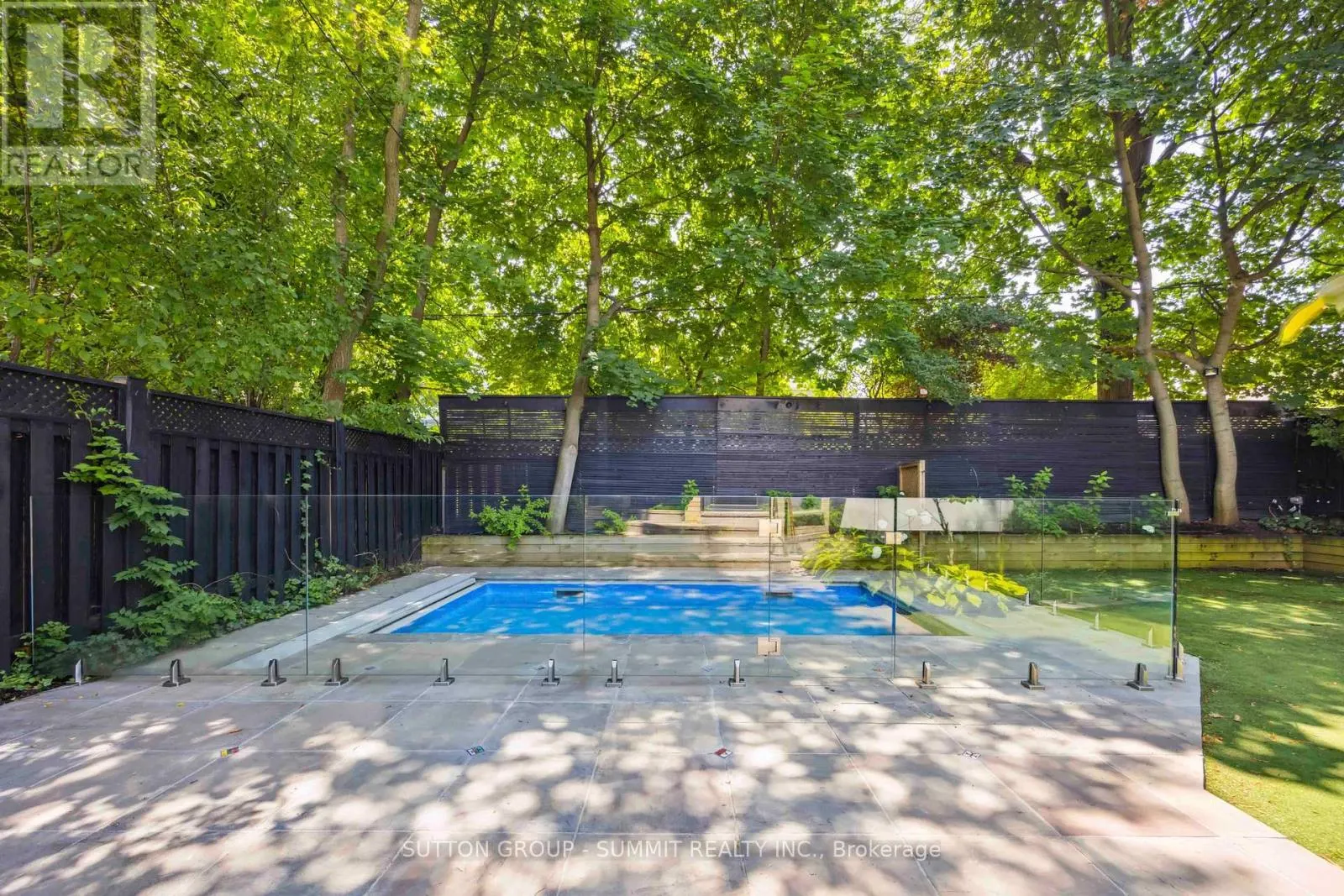 127 MUNRO BOULEVARD