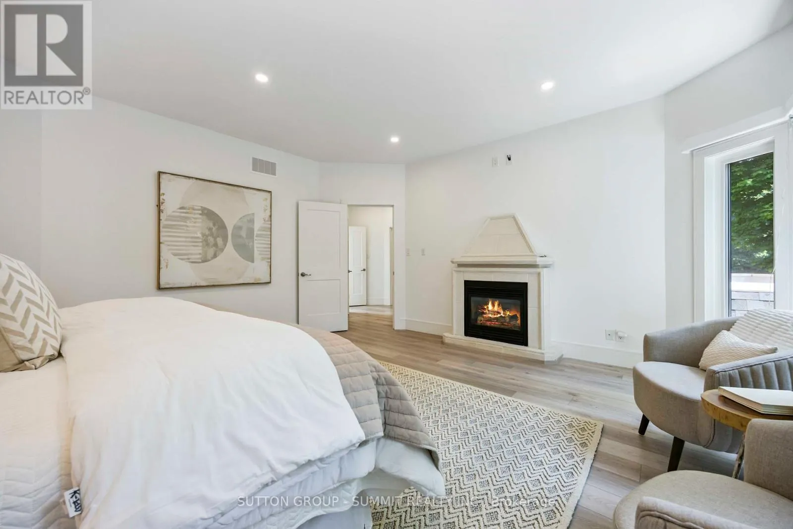127 MUNRO BOULEVARD
