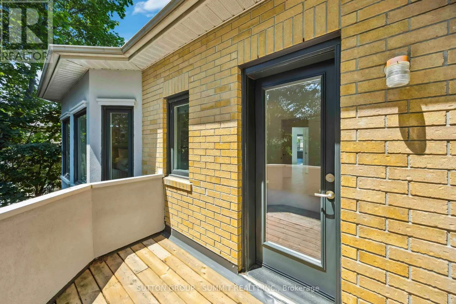127 MUNRO BOULEVARD