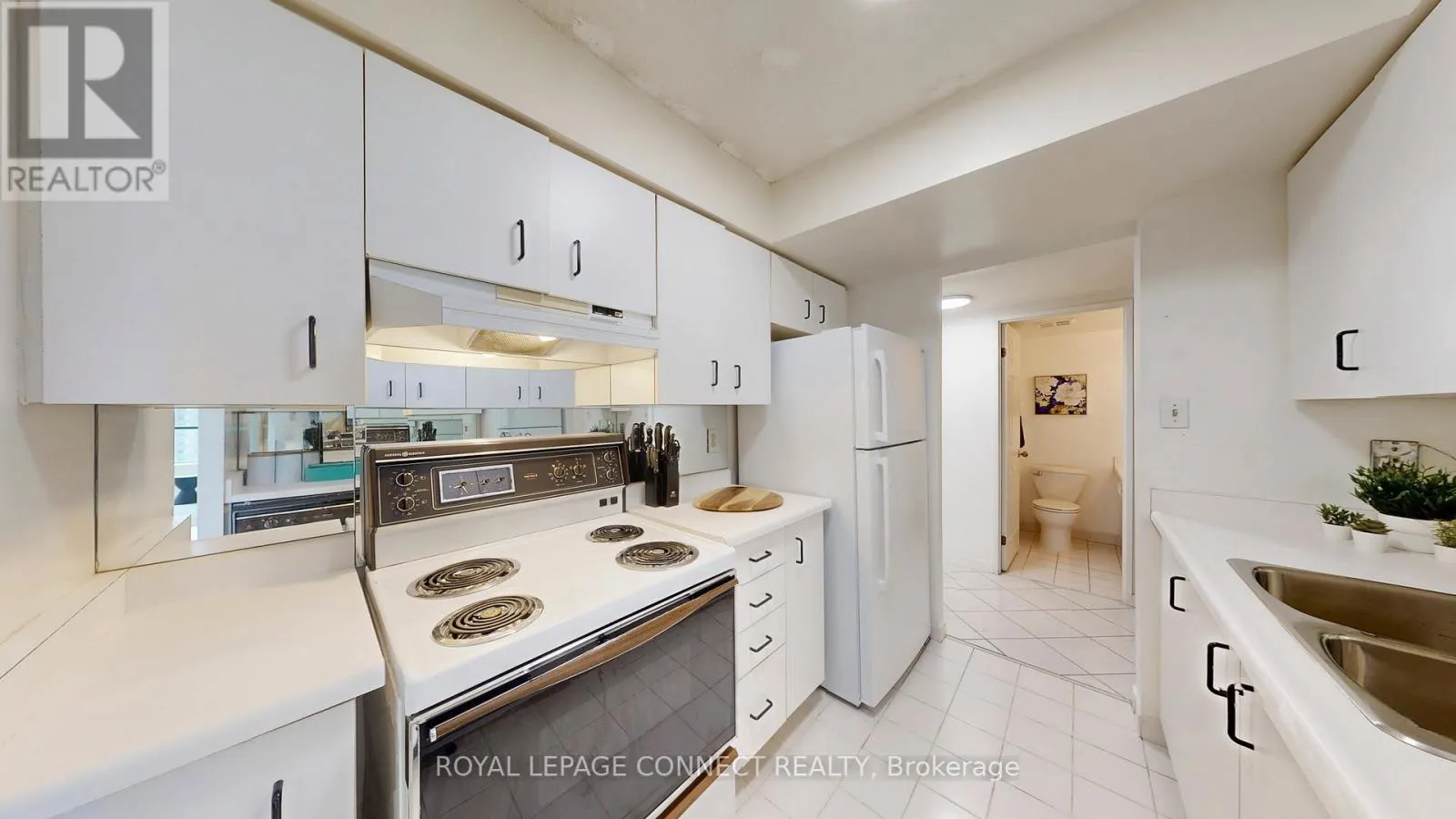 1002 - 47 ST CLAIR AVENUE W