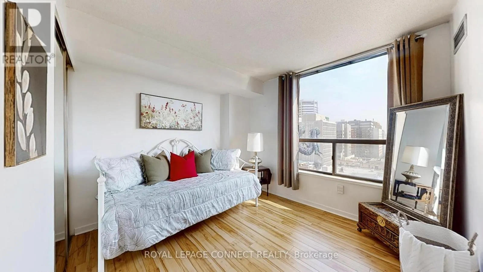 1002 - 47 ST CLAIR AVENUE W