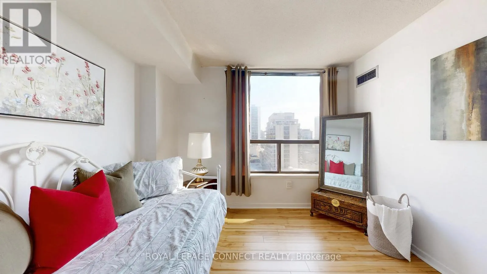 1002 - 47 ST CLAIR AVENUE W