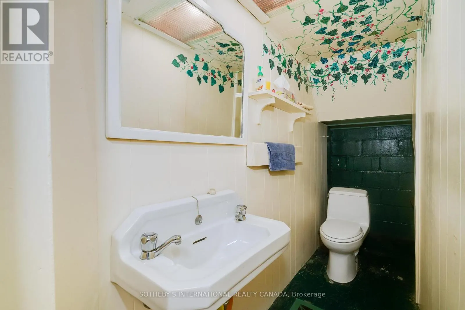 239 EMPRESS AVENUE