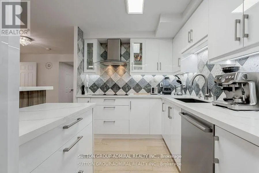 805 - 278 BLOOR STREET E