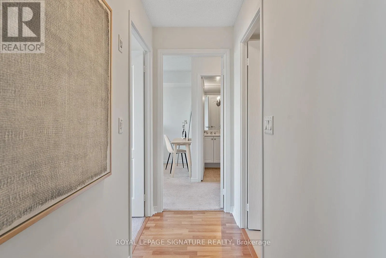 521 - 205 THE DONWAY W