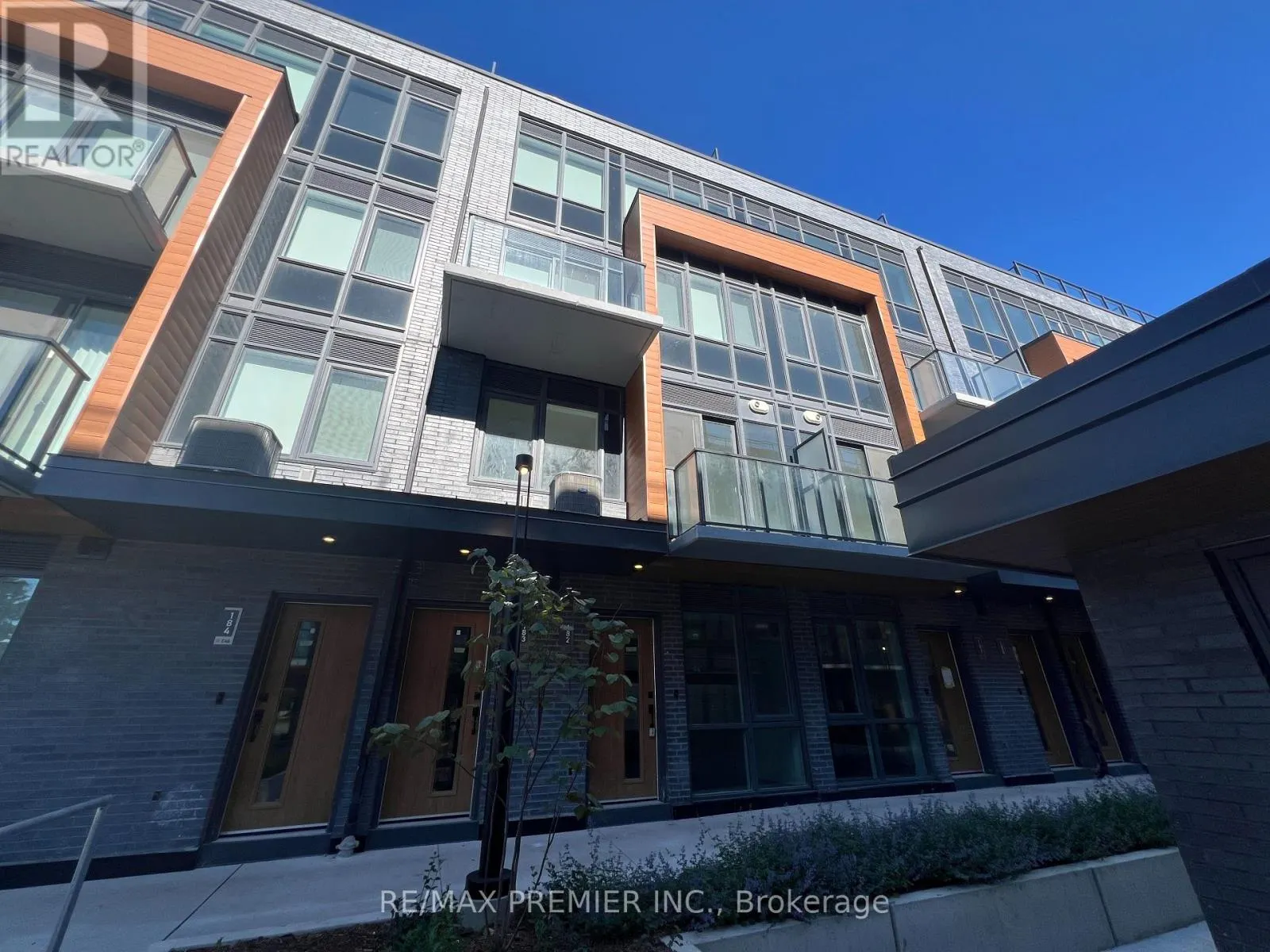 182 - 67 CURLEW DRIVE