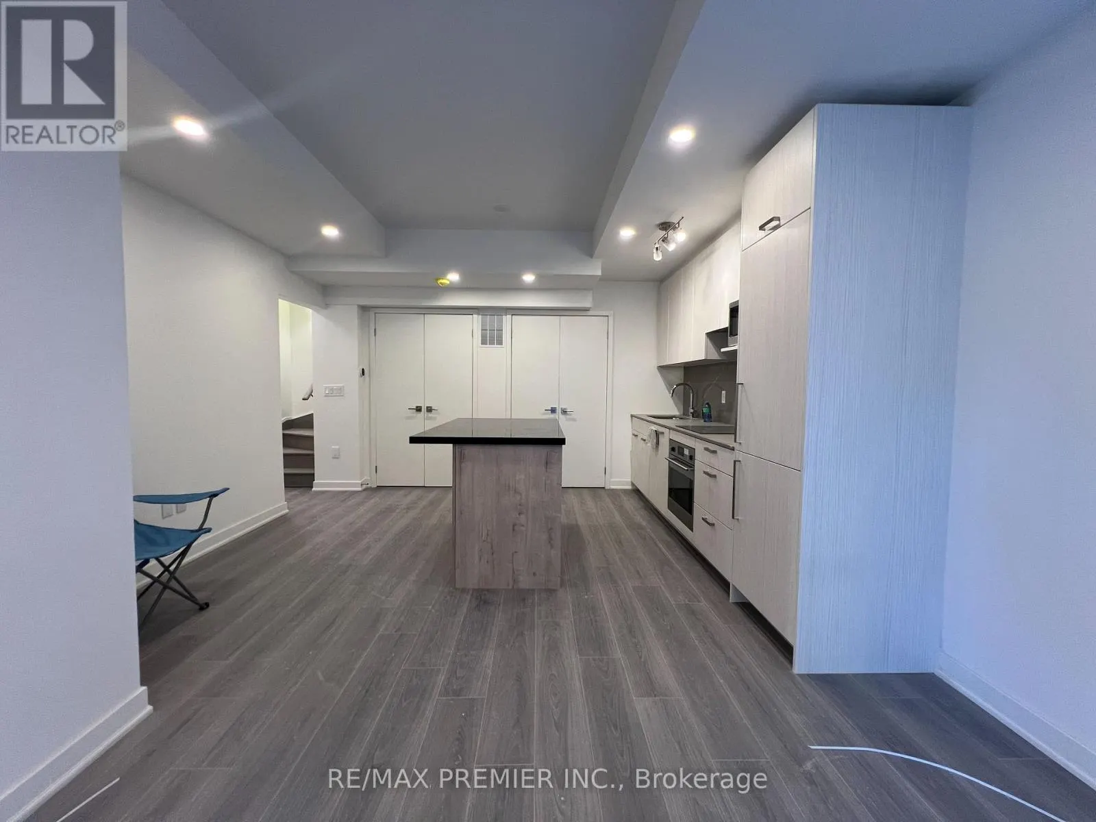 182 - 67 CURLEW DRIVE