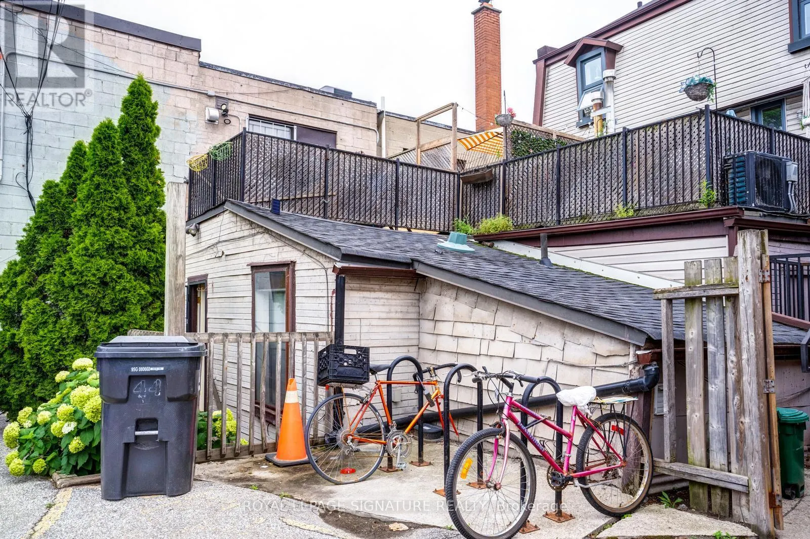 UPPER/REAR - 926 KING STREET W