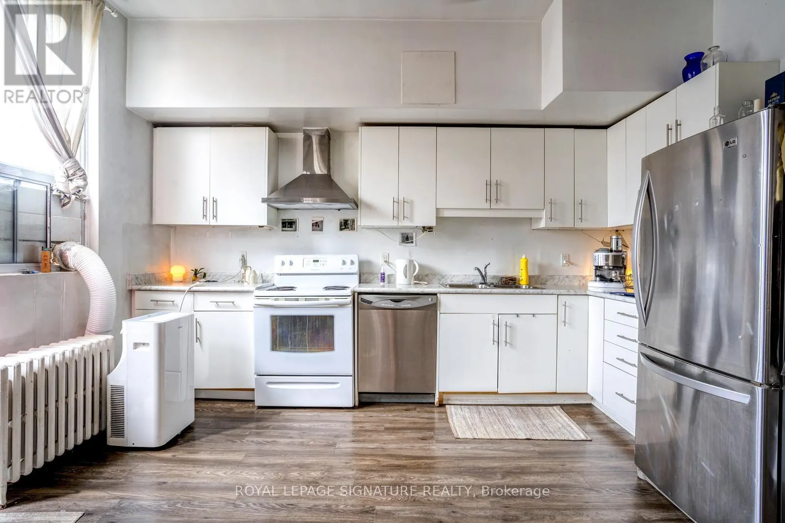 UPPER/REAR - 926 KING STREET W