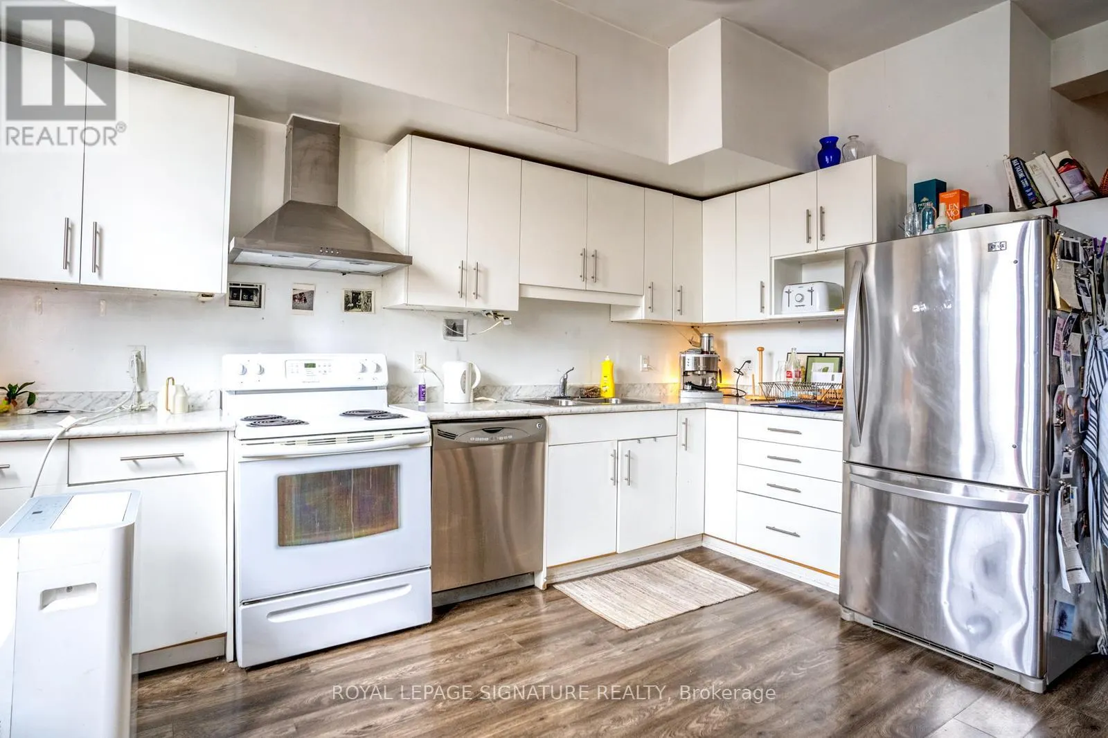 UPPER/REAR - 926 KING STREET W