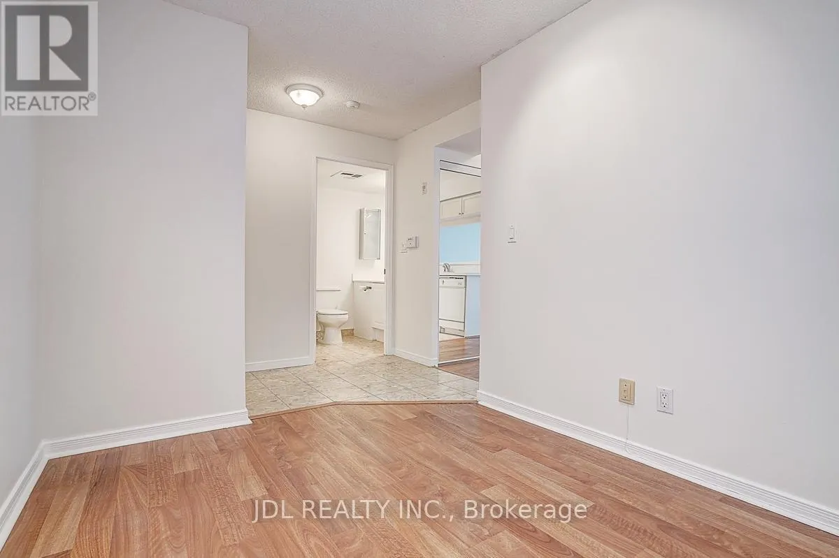 823 - 109 FRONT STREET E
