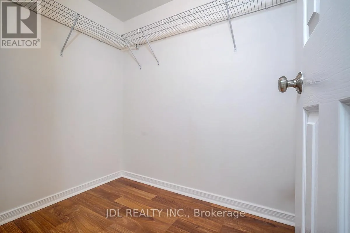 823 - 109 FRONT STREET E