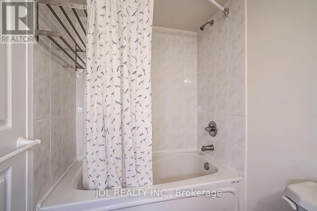 823 - 109 FRONT STREET E