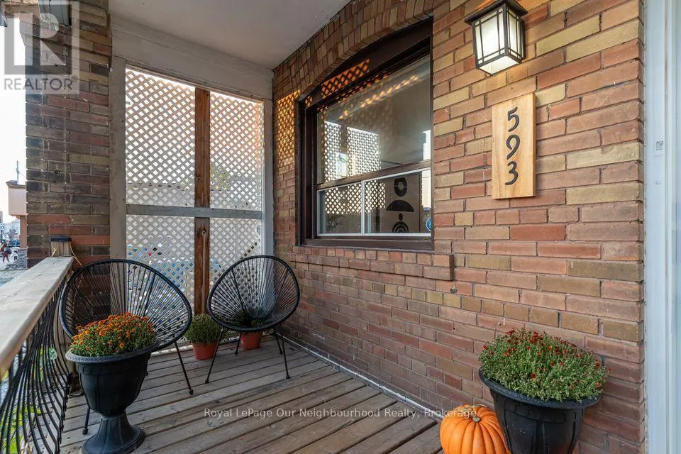 593 VAUGHAN ROAD