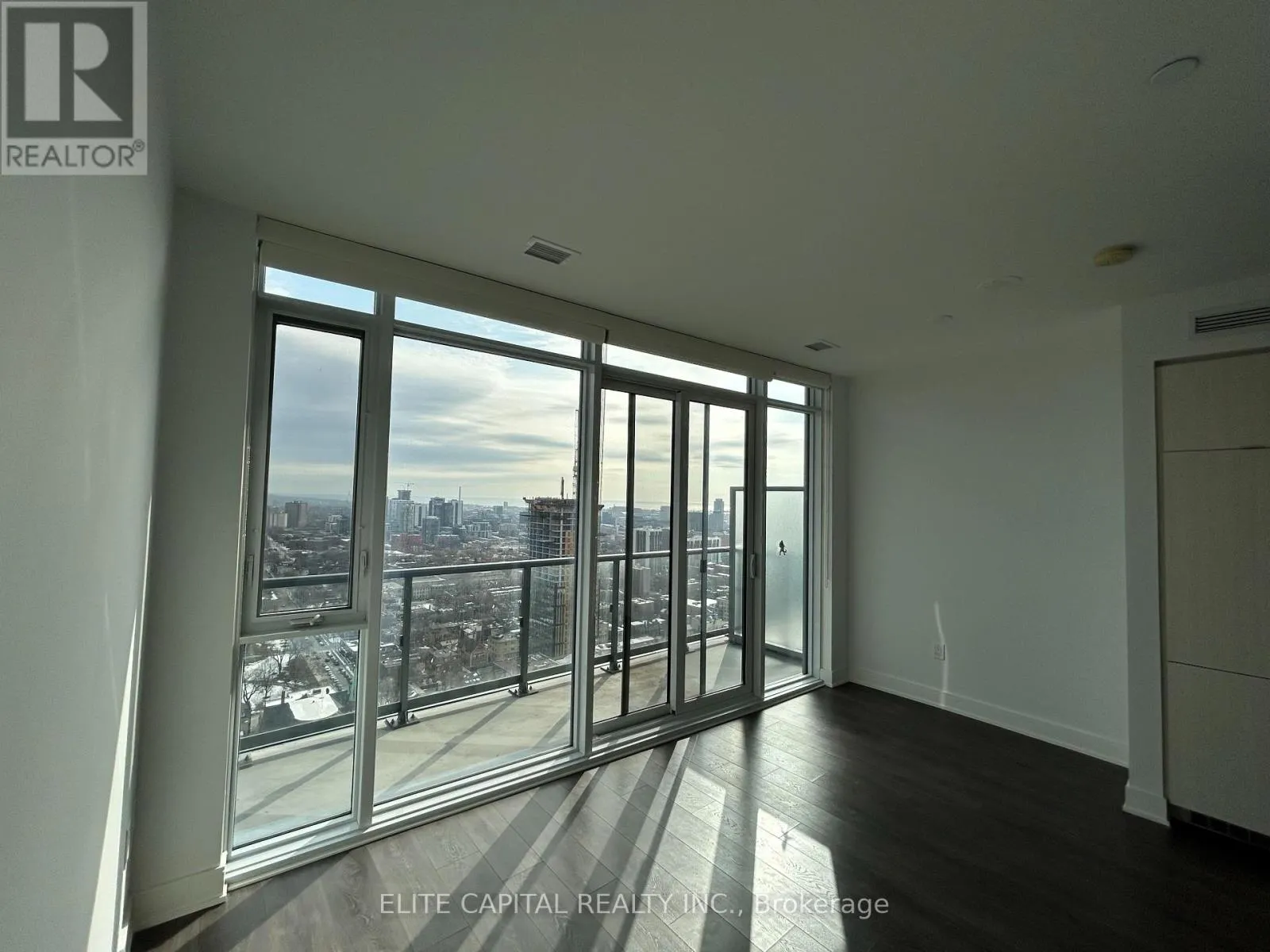 PH07 - 89 MCGILL STREET
