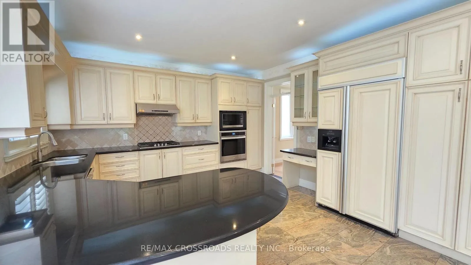 21 BOWAN COURT