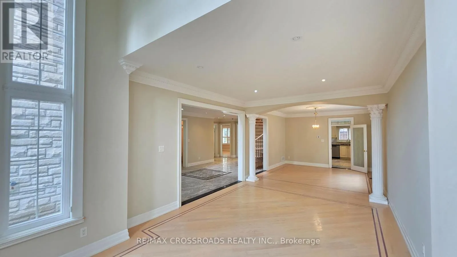 21 BOWAN COURT