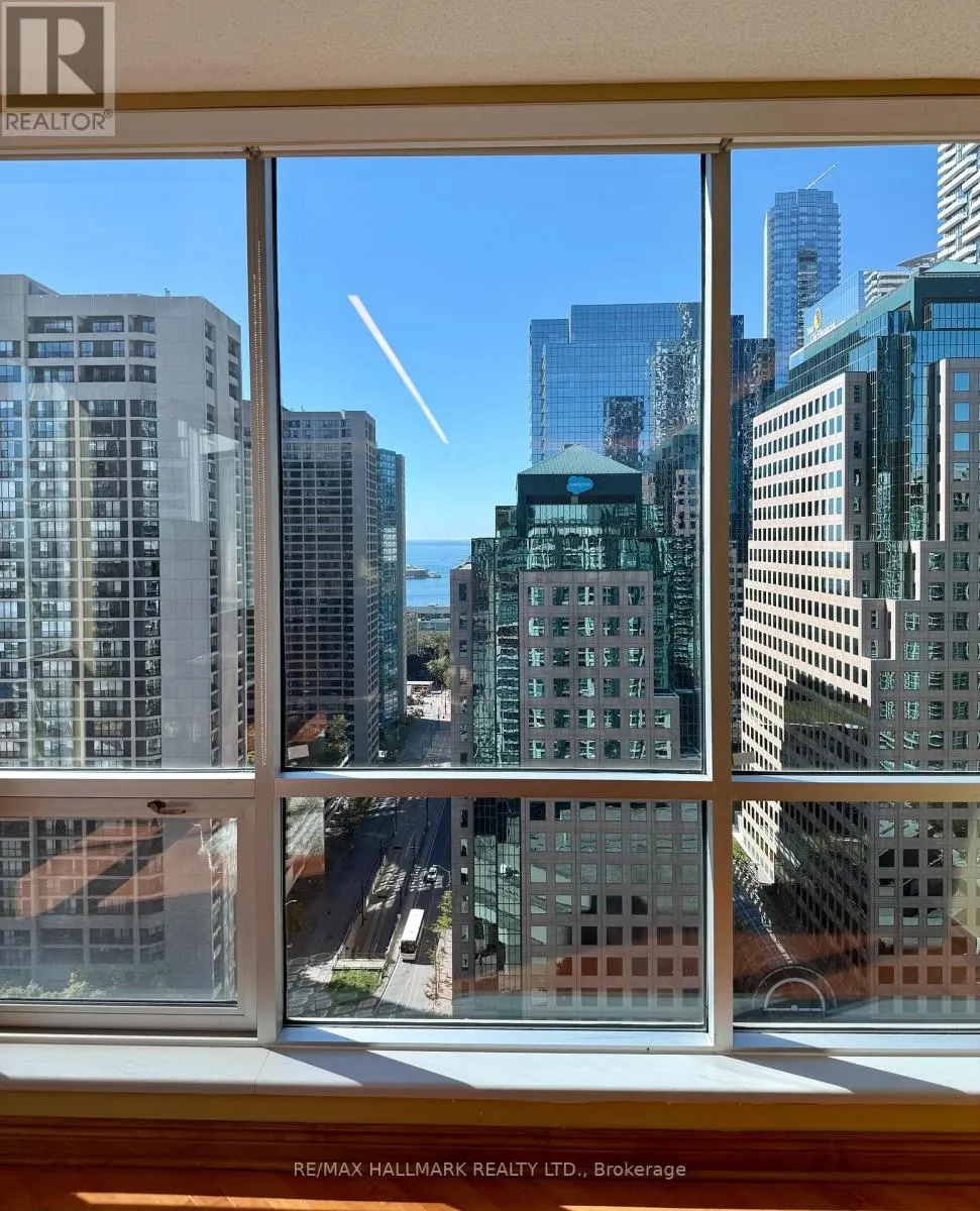PH11 - 10 QUEENS QUAY W