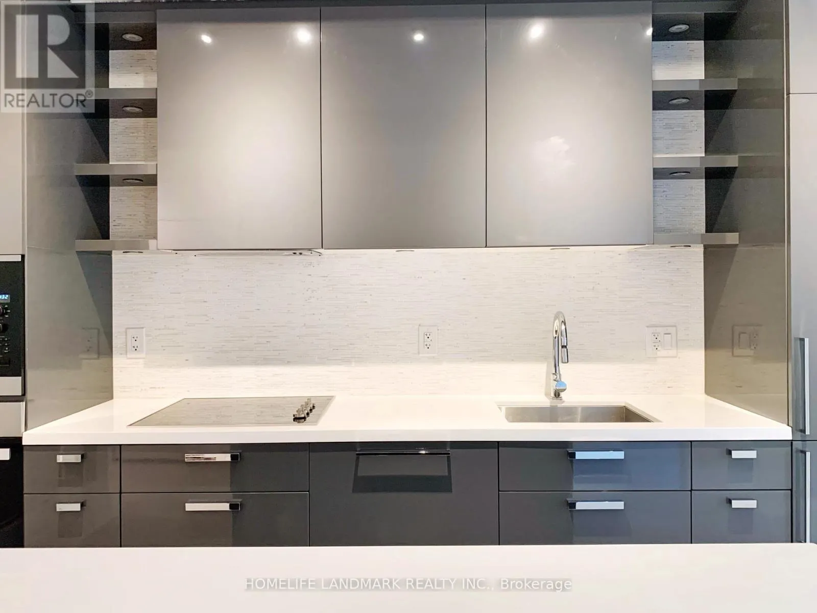 #1305 - 32 DAVENPORT ROAD