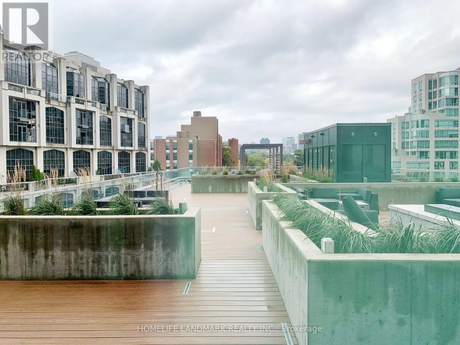#1305 - 32 DAVENPORT ROAD