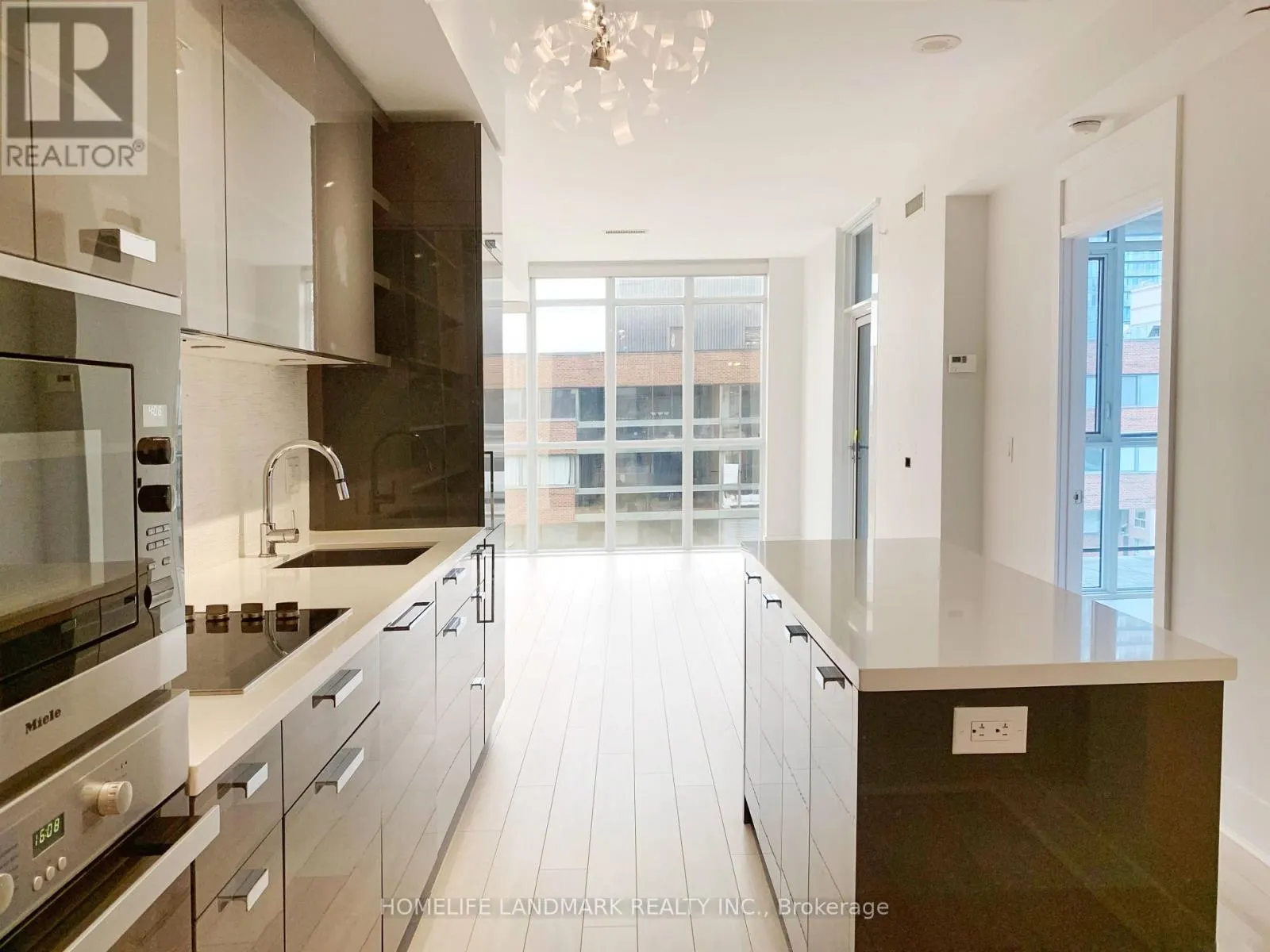 #1305 - 32 DAVENPORT ROAD