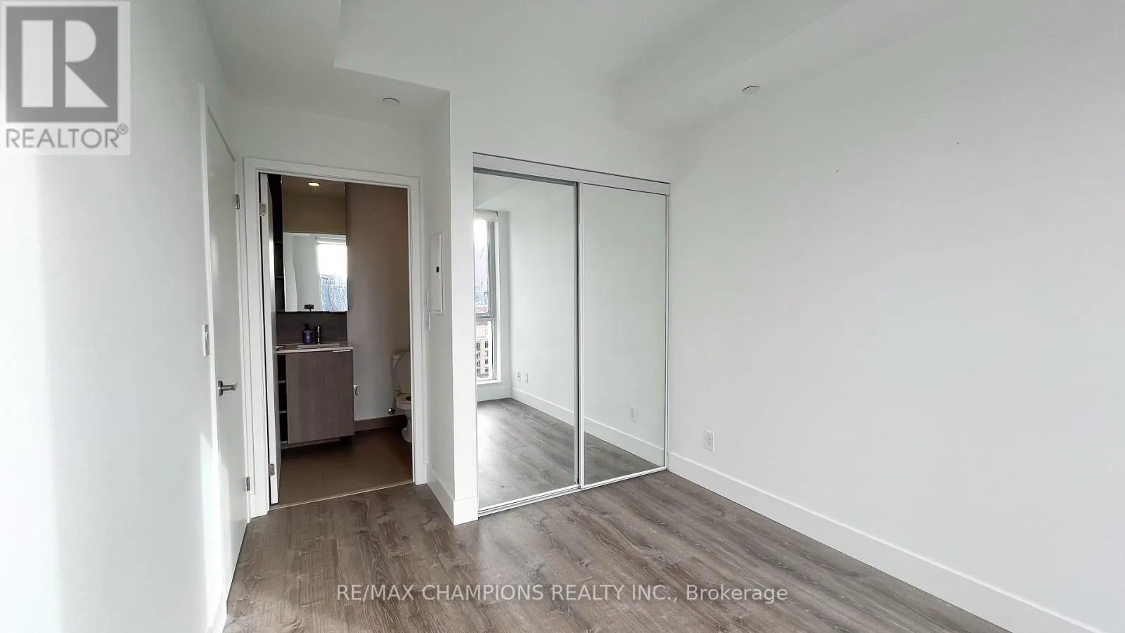 1707 - 55 REGENT PARK BOULEVARD