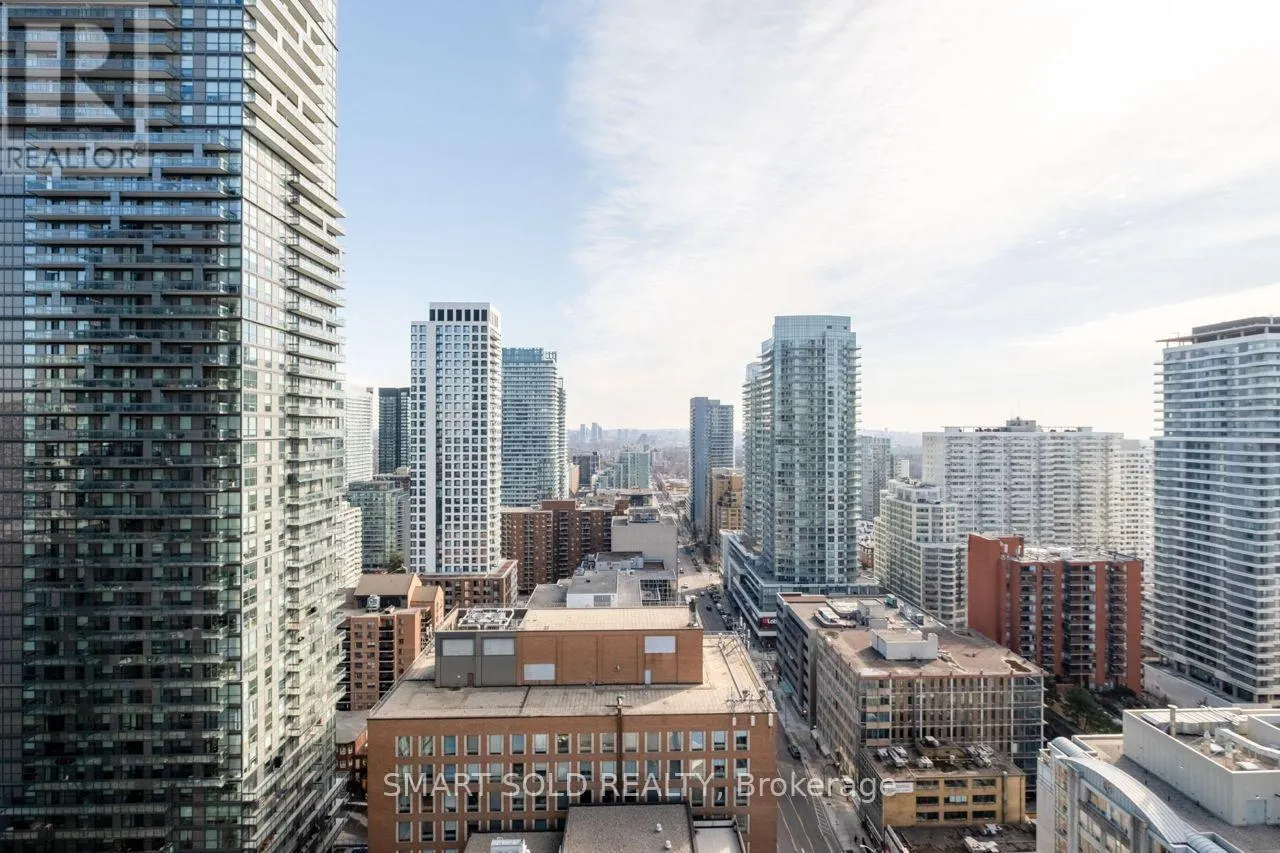 1011 - 8 EGLINTON AVENUE E