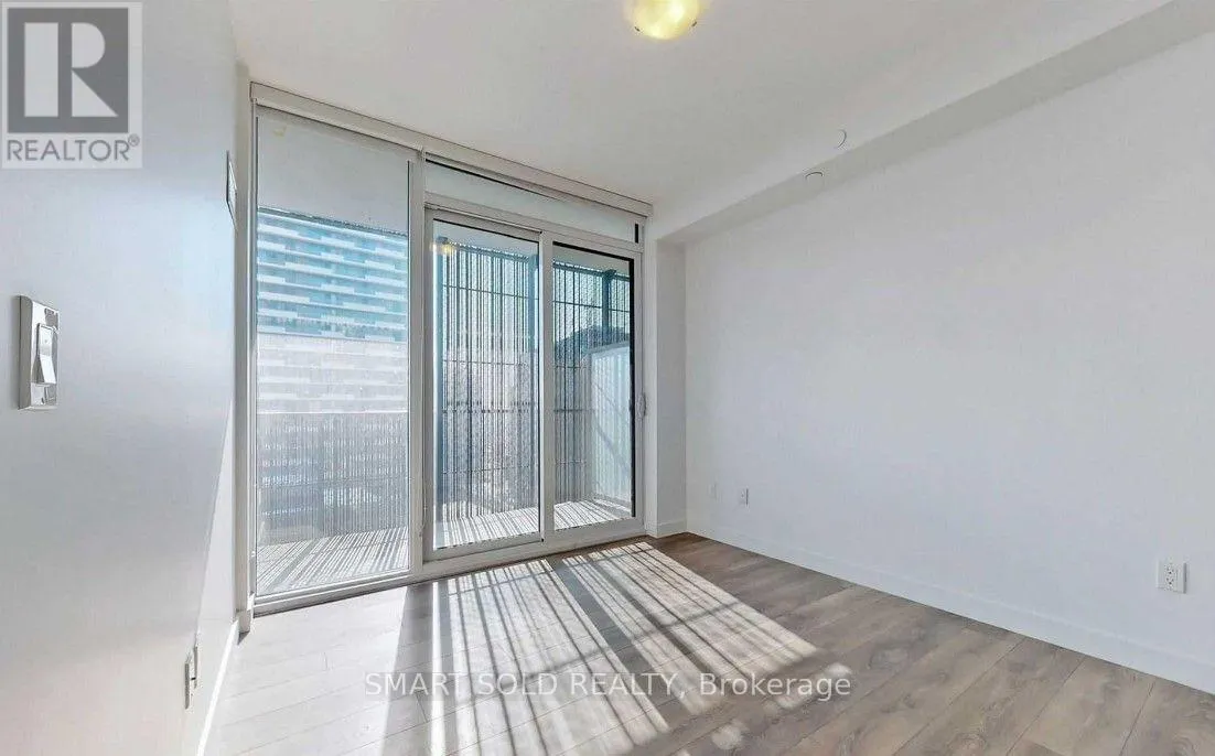 1011 - 8 EGLINTON AVENUE E