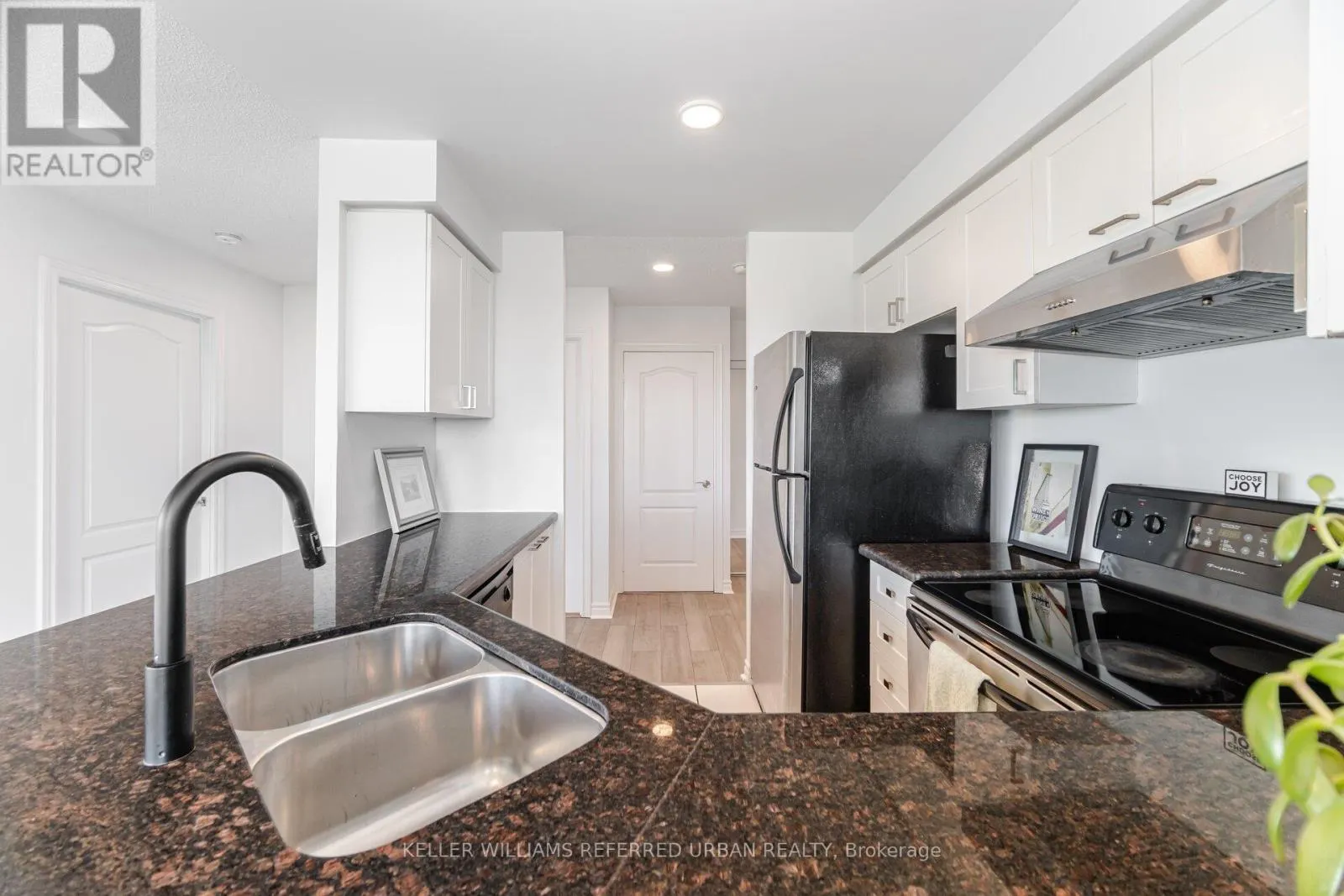 803 - 1030 SHEPPARD AVENUE W