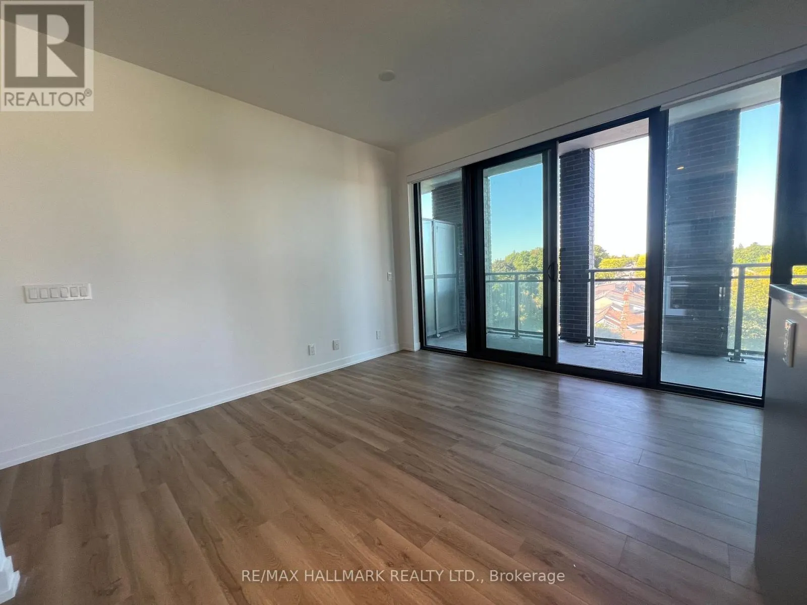 502 - 1 HILLSDALE AVENUE W