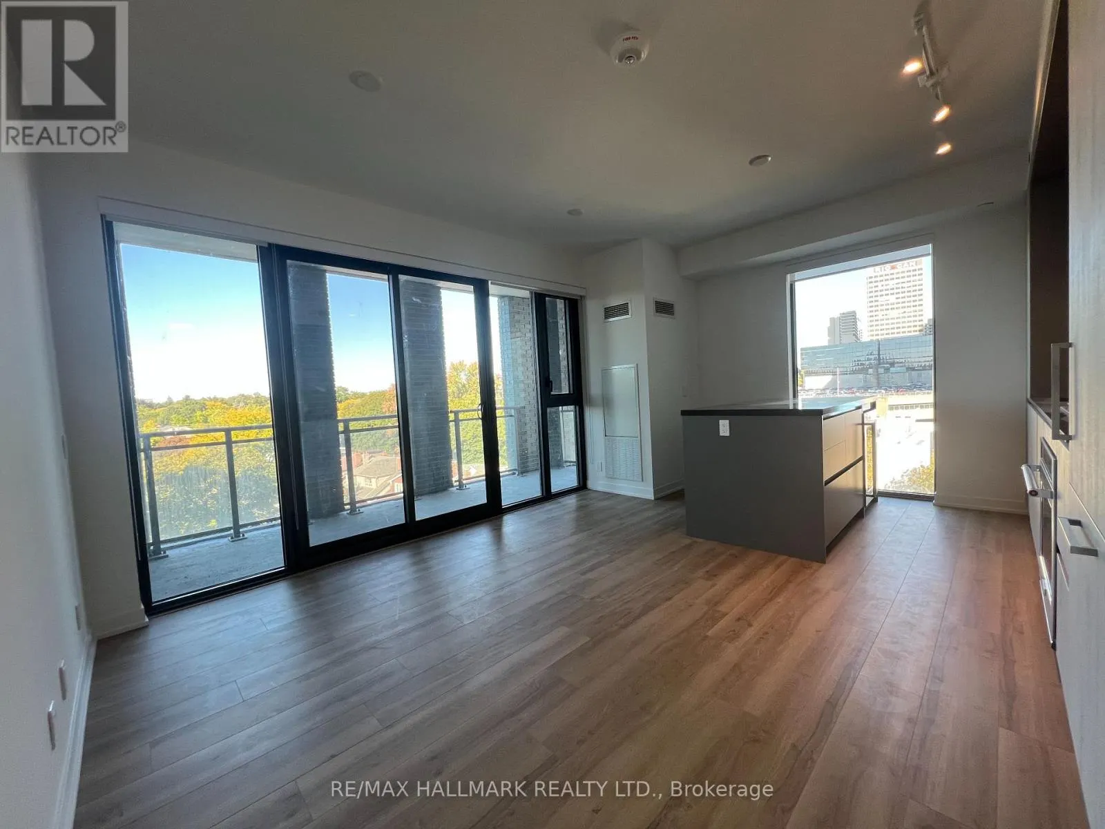 502 - 1 HILLSDALE AVENUE W