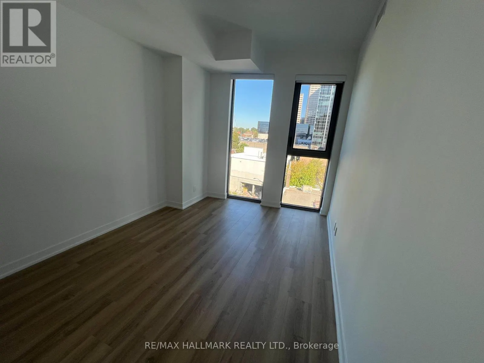 502 - 1 HILLSDALE AVENUE W
