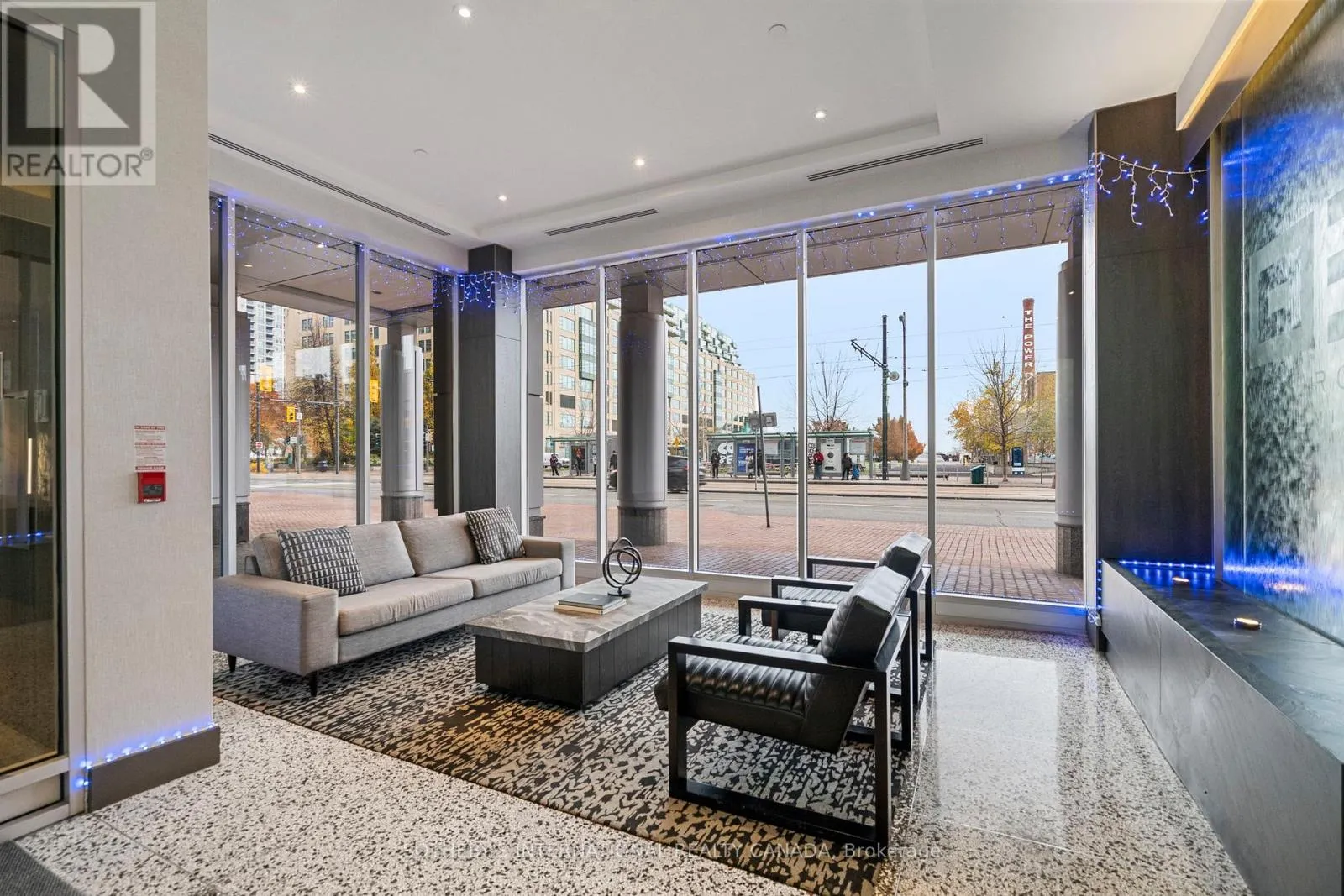 2202 - 218 QUEENS QUAY