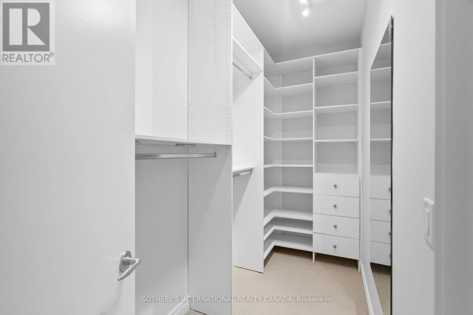 2202 - 218 QUEENS QUAY