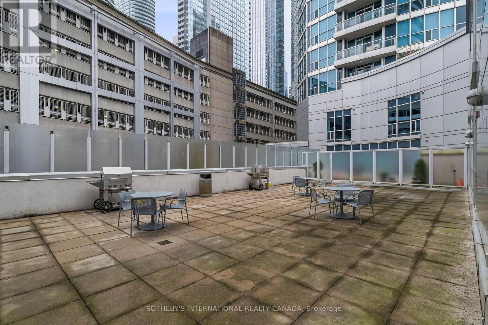 2202 - 218 QUEENS QUAY