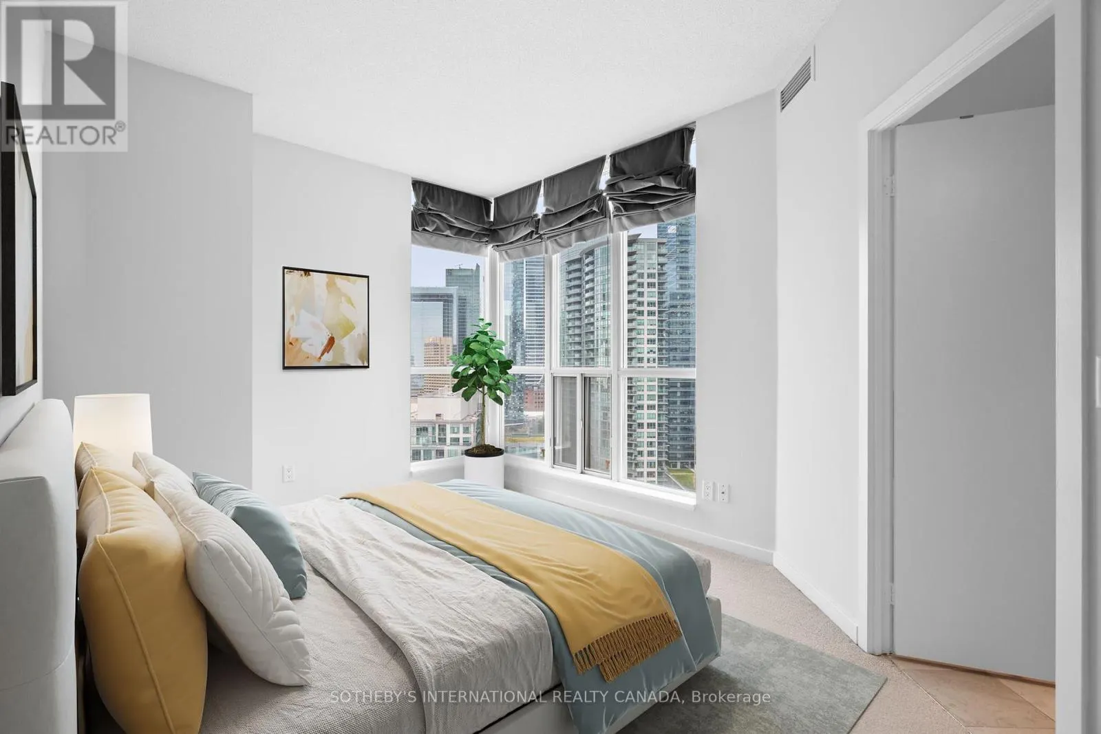2202 - 218 QUEENS QUAY