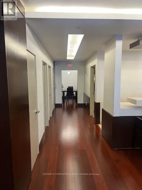 2202 - 218 QUEENS QUAY