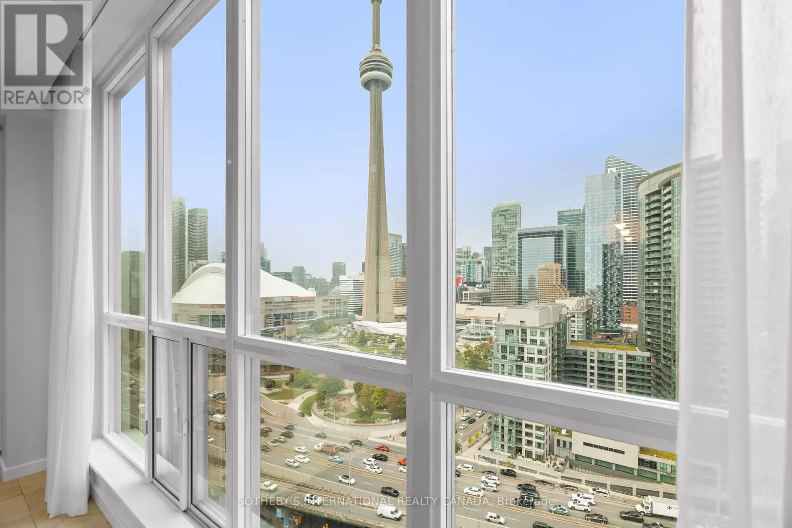 2202 - 218 QUEENS QUAY
