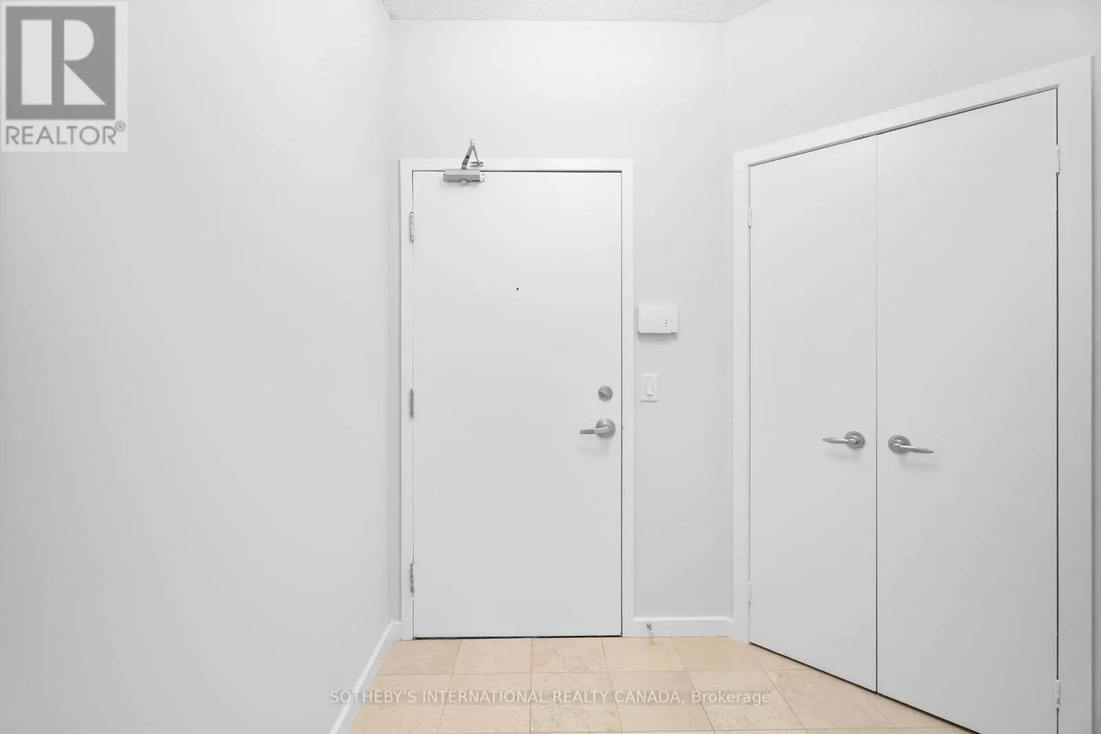 2202 - 218 QUEENS QUAY