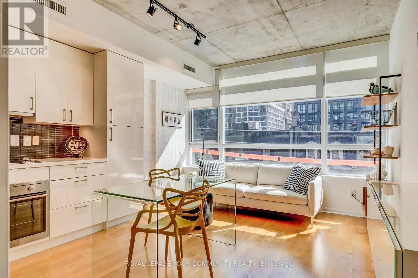 423 - 333 ADELAIDE STREET E